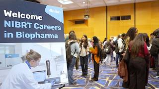 What do the experts say about standing out in the biopharma jobs market?