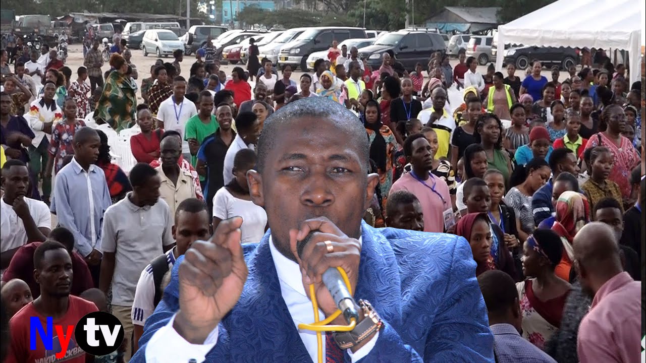 SHUHUDA ZA MWINJILISTI GREGORY DAUDI ZA WAVUNJA MBAVU MAMIA YA WATU WALIO FURIKA VIWANJA VYA BIAFRA