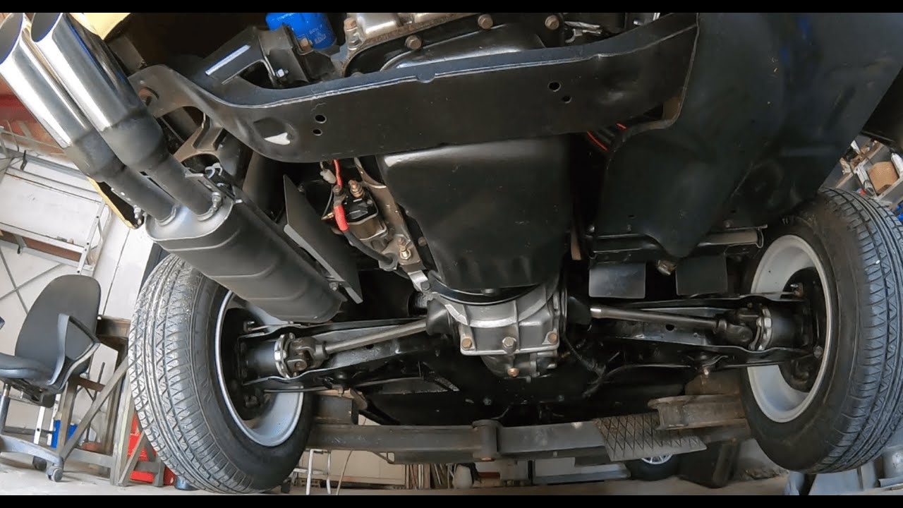 Aplicamos cera para cavidades en el Simca 1000