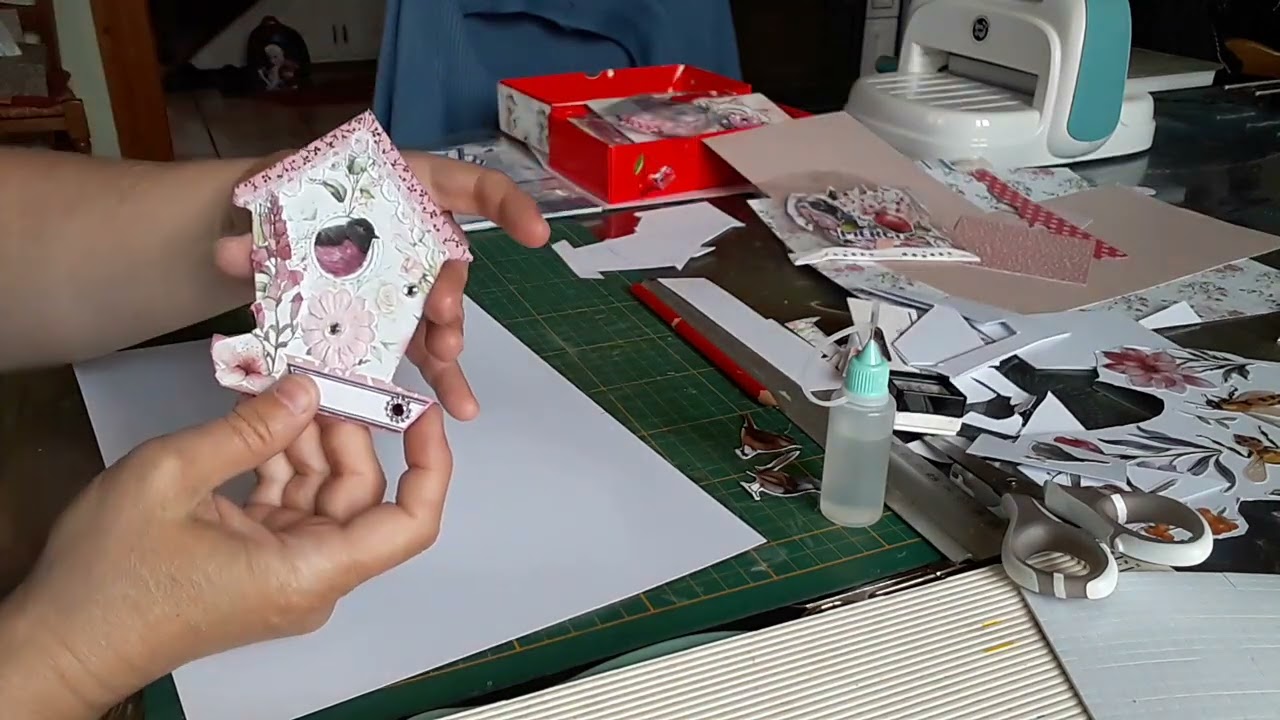Tuto mes cartes en forme de maisons d'oiseaux !