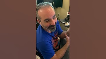 Dad guesses video game logos 🕹😂 (Original)