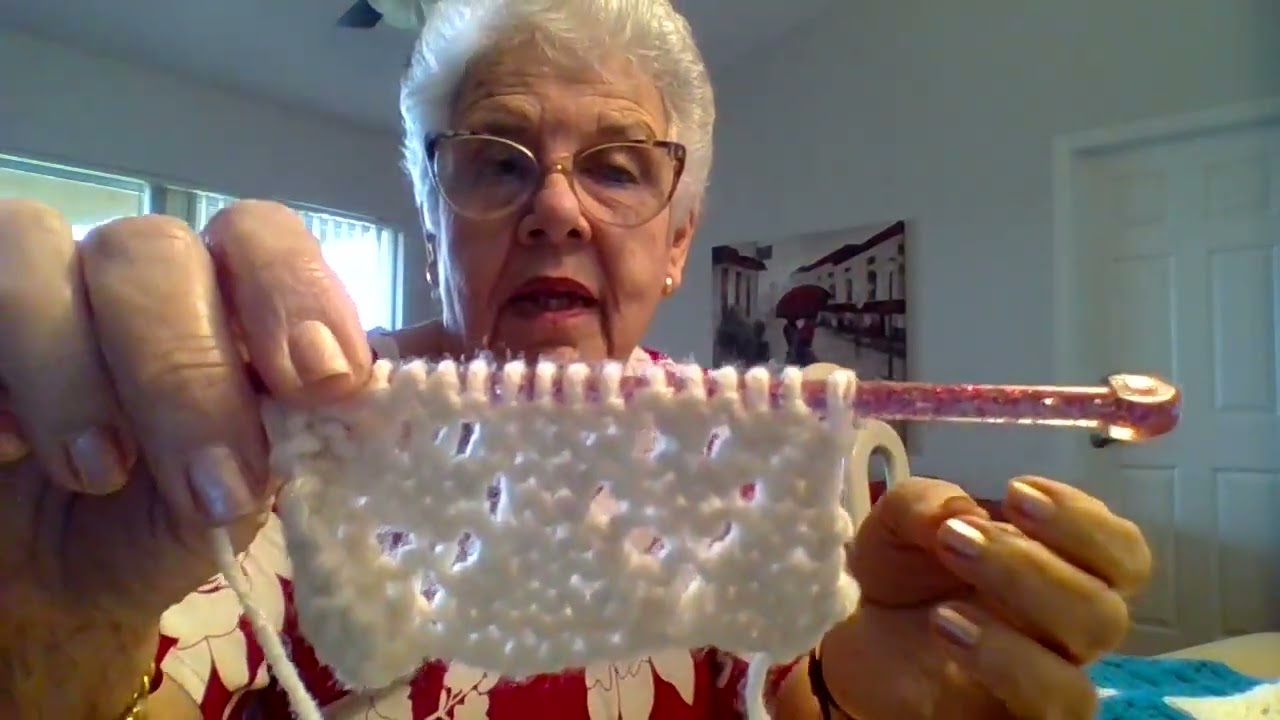 Bolso tejido a dos agujas uniendo cuadrados.