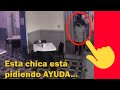 Chica pide ayuda: Sin gritar  alerta que un sujeto le tiene bajo control