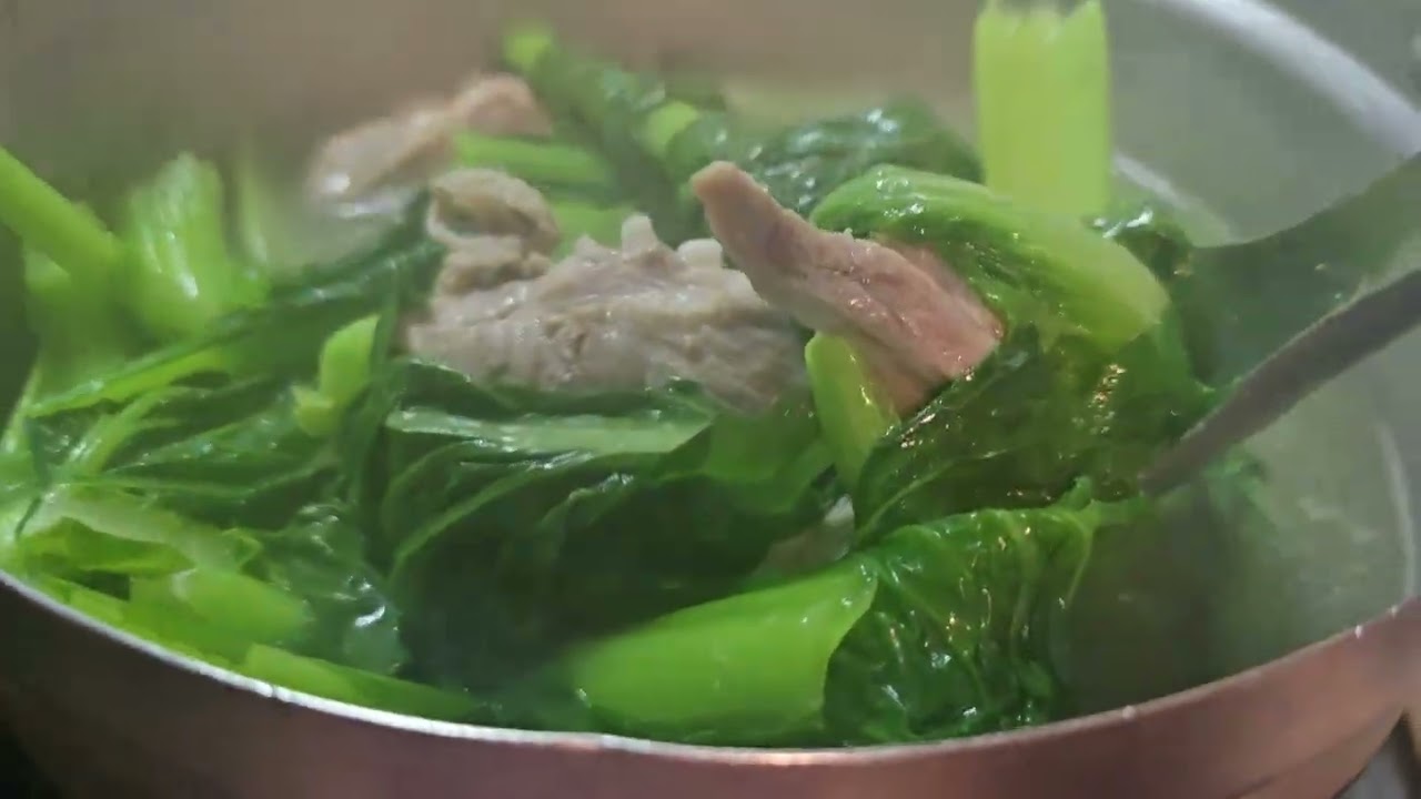 Nyob zoo hnub no yuav  hau zaub ntsuab noj 