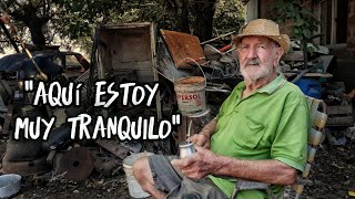 Vive SOLITARIAMENTE hace 70 AÑOS entre 'TONELADAS de FIERROS VIEJOS' | Entre Ríos