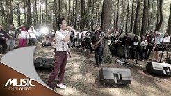 D'Masiv ft Ariel Noah dan Momo Geisha - Esokkan Bahagia - Music Everywhere  - Durasi: 8:03. 