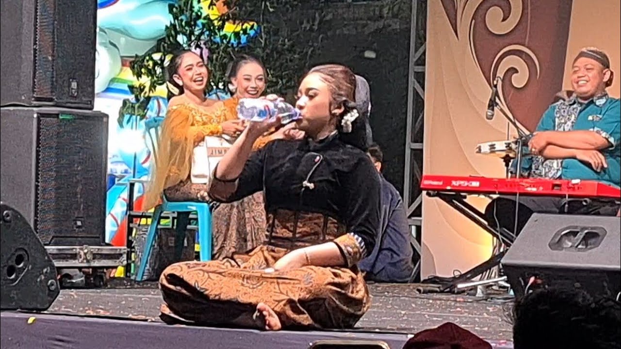 Terbaru NIKEN SALINDRY Live Lapangan GAJAH MADA KOTA KEDIRI