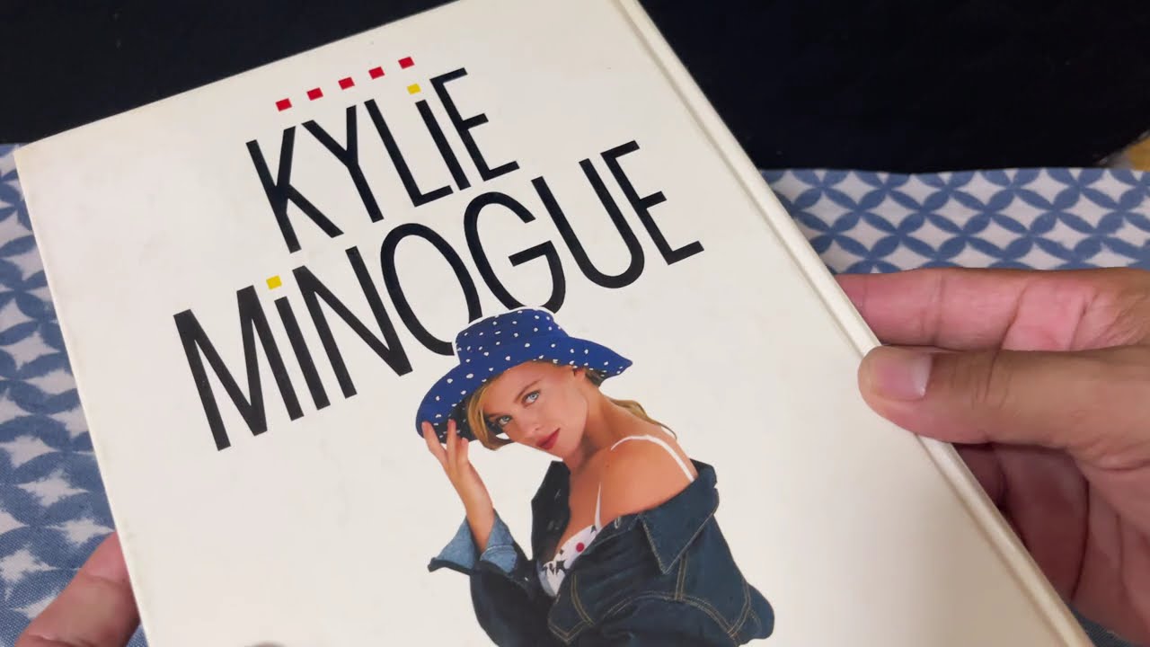 Kylie Minogue The Official 1990 Annual (Japan Edition) Unboxing 