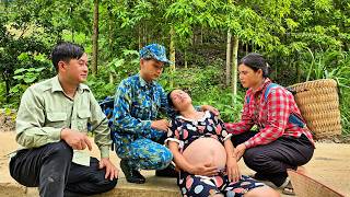 Pregnant woman collapses by the roadside; soldier acts in time. screenshot 5