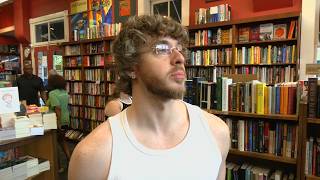 Jack Harlow shares his love of reading by sharing free books at Carmichaels Bookstore @WDRBWAVE
