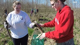 Volunteers clean up St. Louis rivers at Confluence Trash Bash