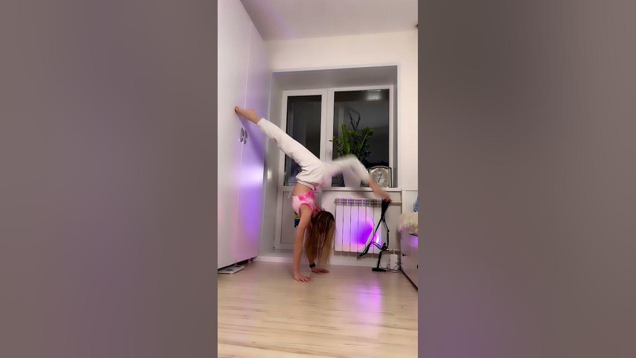 Варвара Гордеева шпагат