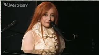 Tori Amos - Cooling Livestream On Facebook from Electric Lady Studios, 11.12.2009