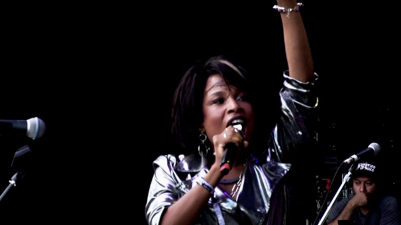 Jesuton "Radio" ao  vivo no Loolapaloza 2018 (corte do diretor)