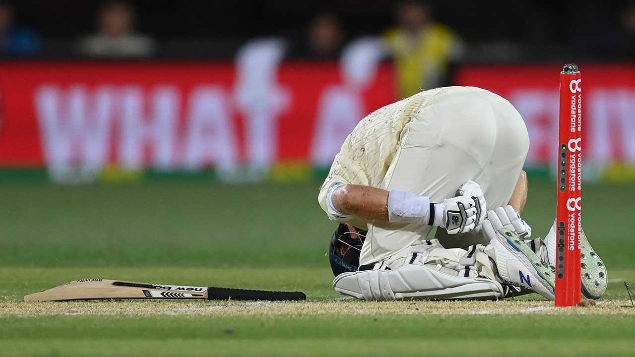 Root's torrid day as Starc hones in where it hurts | Alinta News Wrap