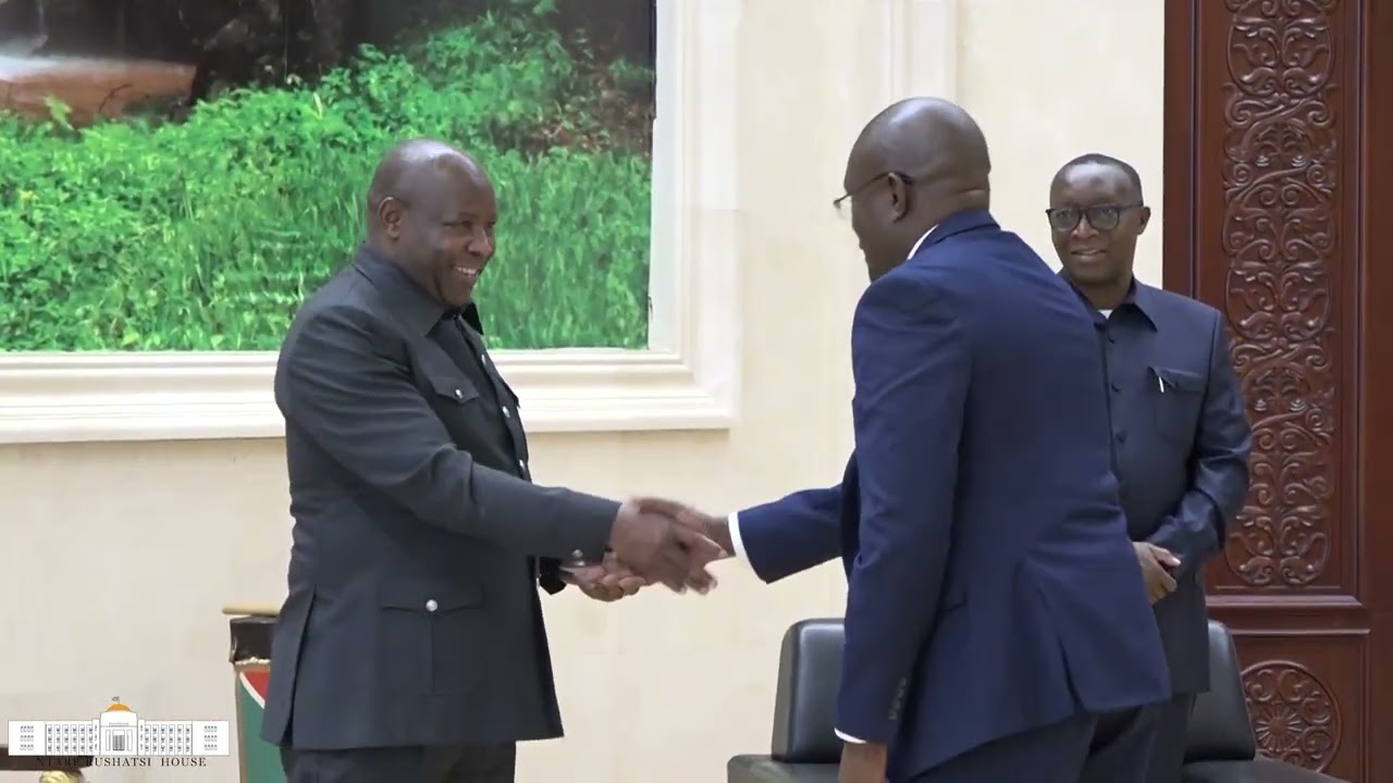 Henry Ouma WAMBUMA,Ambassadeur du Kenya présente ses lettres d’accréditation au Président du Burundi