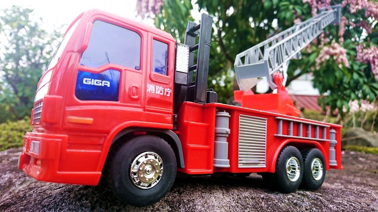 はたらくくるま 大きなはしご消防車のおもちゃを紹介するよ 玩具レビュー 幼児 子供向け動画 働く車 乗り物 のりもの 開封 トミカ Tomica Toy Kids Vehicles そるちゃんねる Youtube