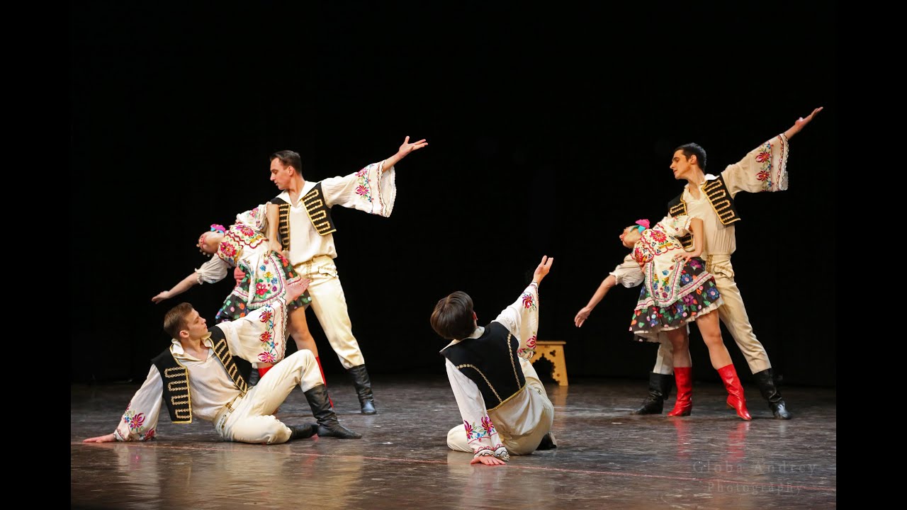 Венгерский танец "Чардаш", анс. "Ритмы детства". Hungarian dance "Czardas" ens. "Childhood Rhythms".