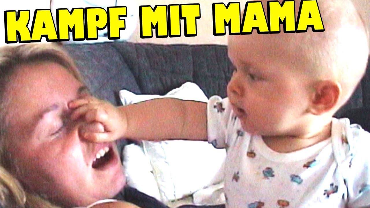 KRABBELN oder KABBELN 🥊 Baby Max VS Mama 💥