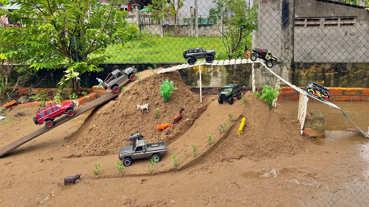 RC cars bridge climbing obstacle test,Rc Mitsubishi Crawler Defender Bronco Land Cruiser Toyota …