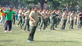 Goyang gemu fa-mi-re maumere personil TNI AD kodim 0723/klaten menyambut hut TNI ke 73