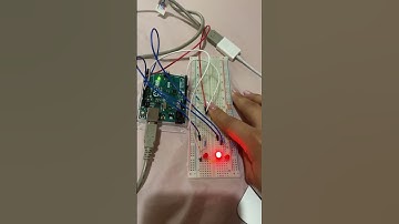 Binary up/down counter - 3bits. Pressed button counts 000 to 111 not pressed counts from 111 to 000