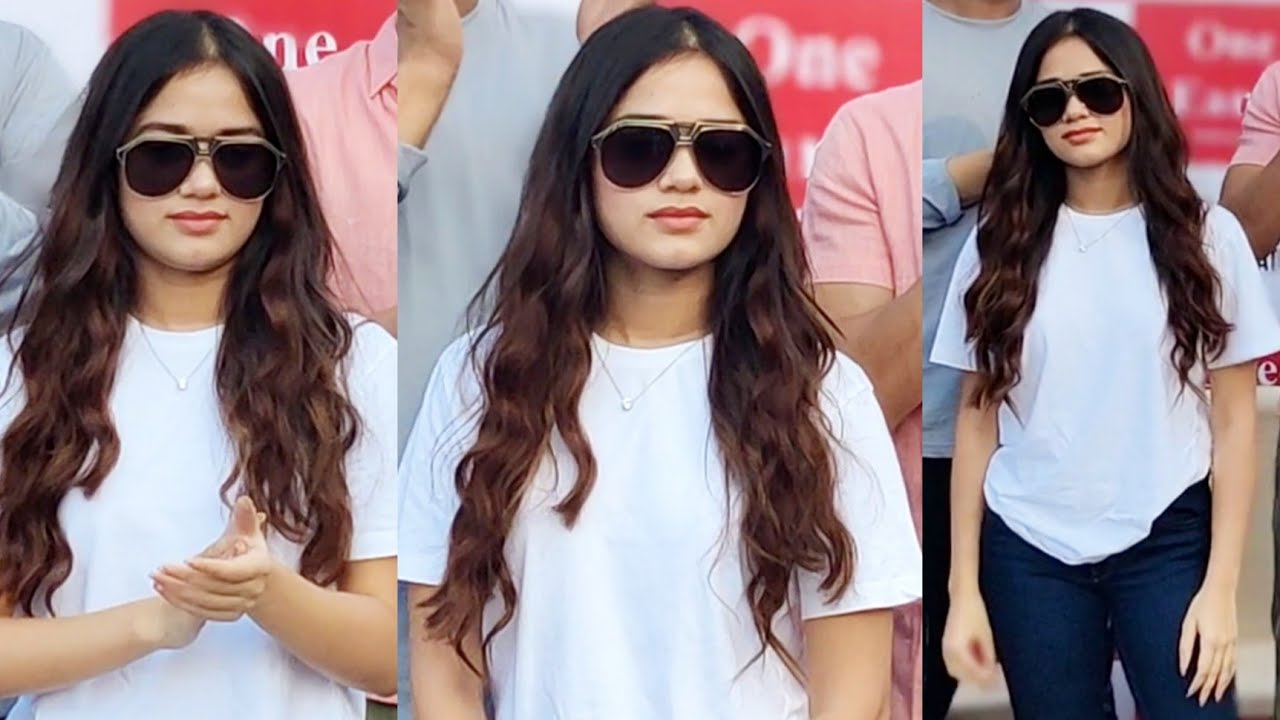 Jannat Zubair,Rajiv Adatia & Umar Riaz Arrive For Cleans Carter Road Beach,Bandra On Gandhi Jayanti