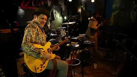 Bob Stroger and Ben Levin perform "Blind Man Blues...