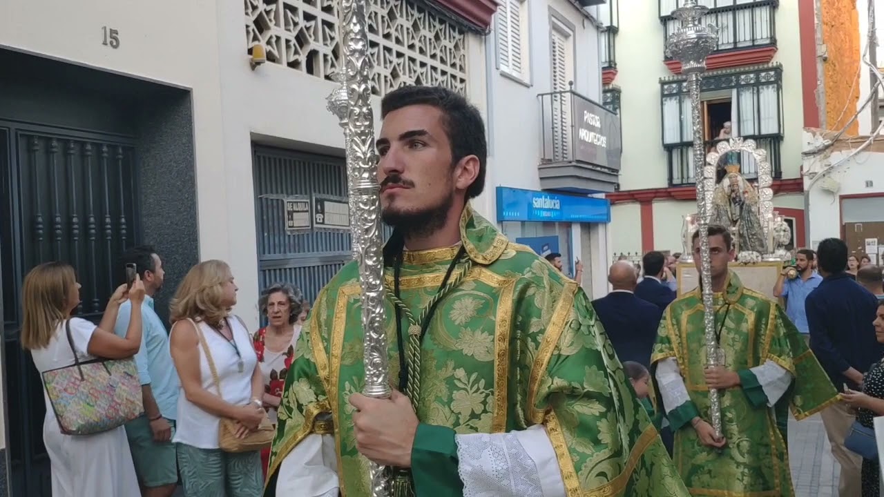 Traslado de Santa Ana a la Parroquia de Santa María Magdalena de Dos Hermanas para sus cultos.