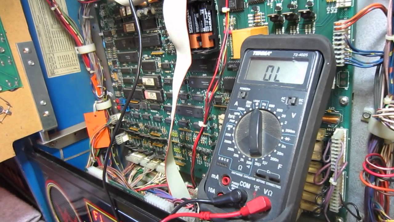 投げ飛ばし　エラー 1988 Williams Jokerz sys11b pinball repair: locked on coil, flash