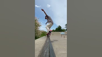 FS Nose-grind.