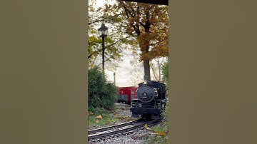 Rounding the curve, Garden Railroad Fun (Part 10 of 11) #shorts