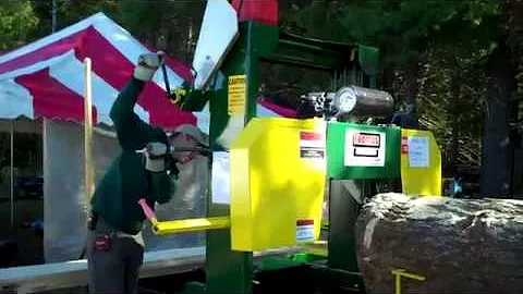 Sawing Lumber with Thomas Model 3220 Bandsaw Mill