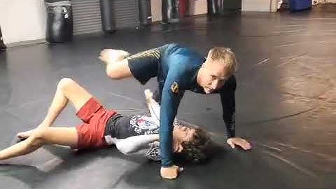 No-gi scissor sweep