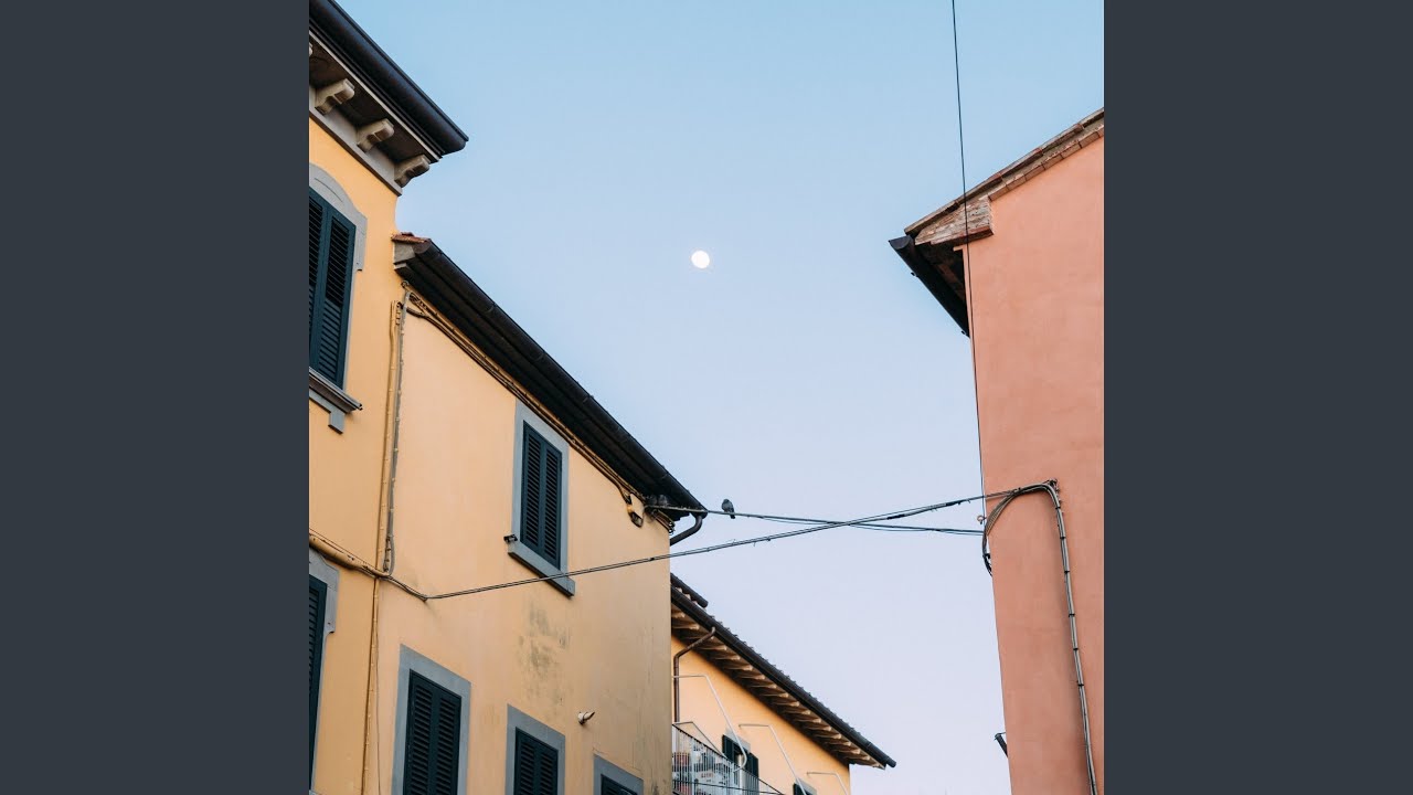 YouTube에서 Something Is Here 보기 YouTube에서 Something Is Here 보기