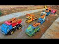 Membersihkan Mainan Mobil Lumpur, Mobil truk, Crane, buldoser, Mobil Balap dan kendaraan konstruksi