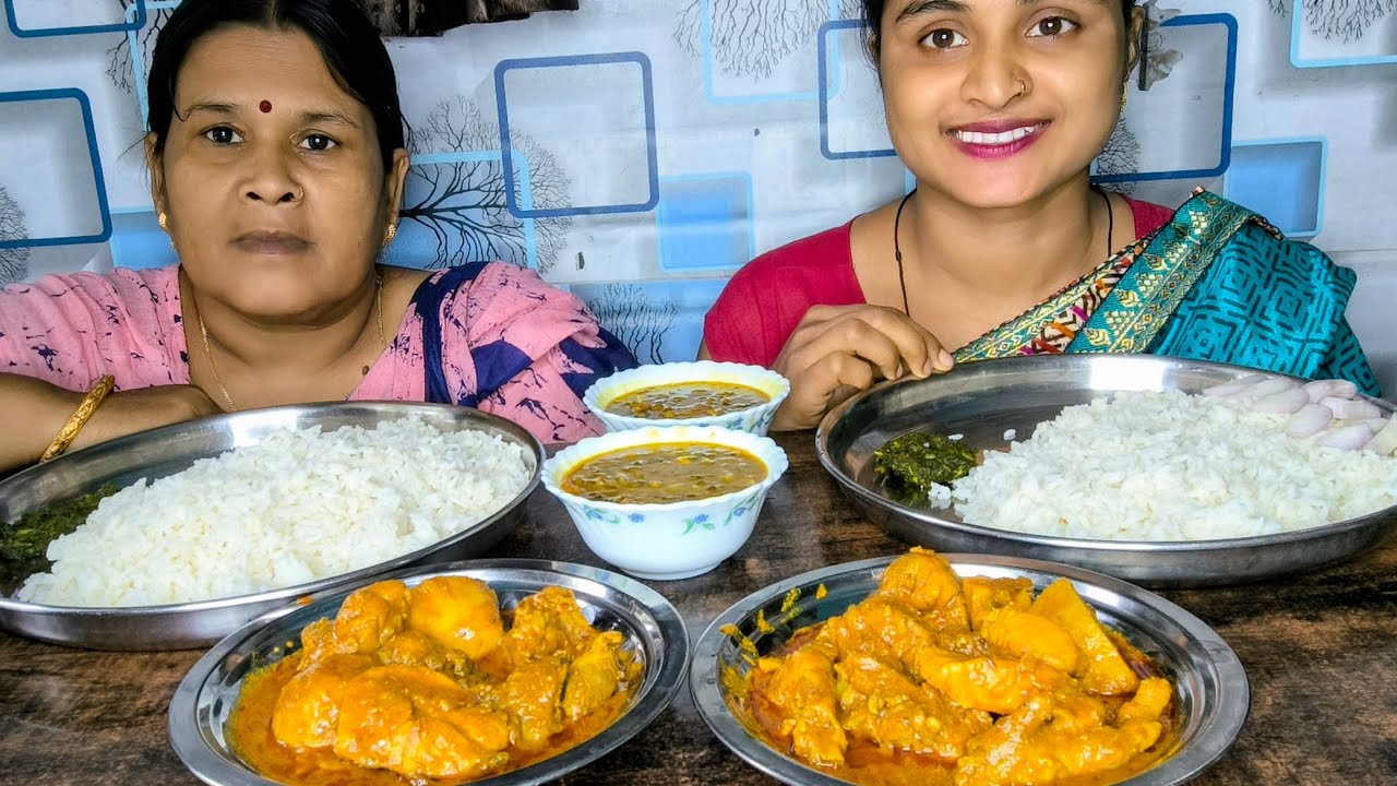 🥰🥰New eating rice with spicy chicken curry daal masala fry sag Bata Bengali food eating show 🥵🥵