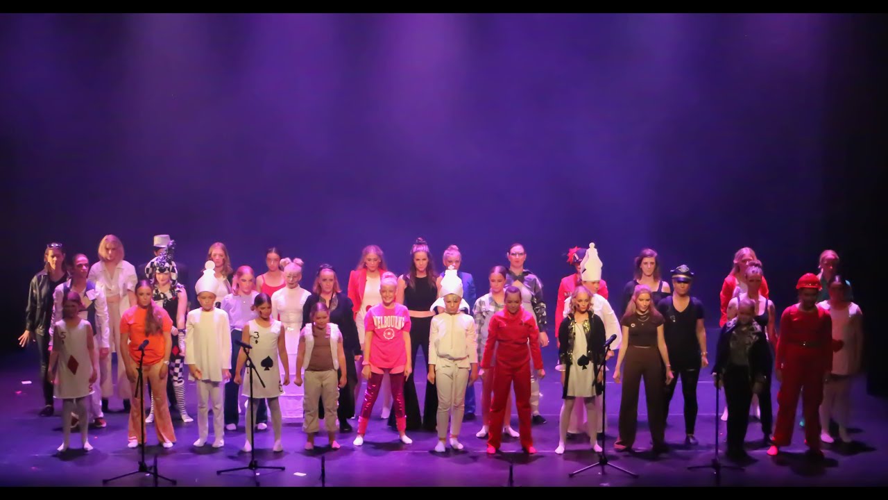 Compilatie "Het leven is geen spelletje" - YouTube