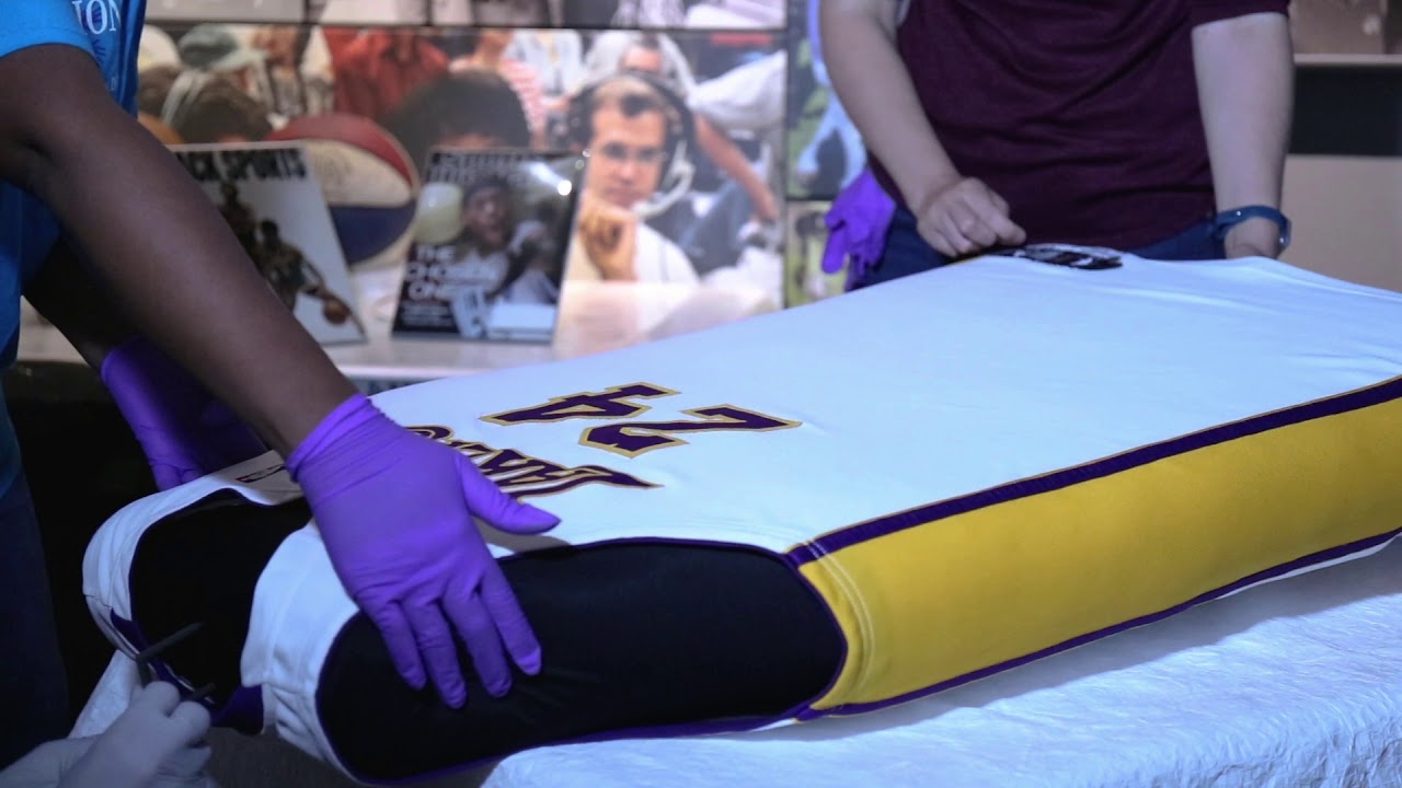 Smithsonian museum honors Kobe Bryant by displaying game-worn Finals jersey