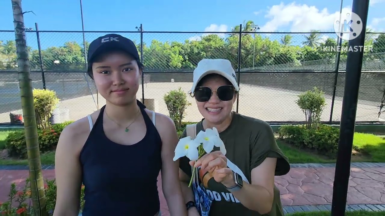 Chơi Pickleball Ở Khu Nghỉ Dưỡng.