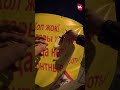 Вице-спикер Жогорку Кенеша лично исправил ошибки на баннере мэрии Бишкека