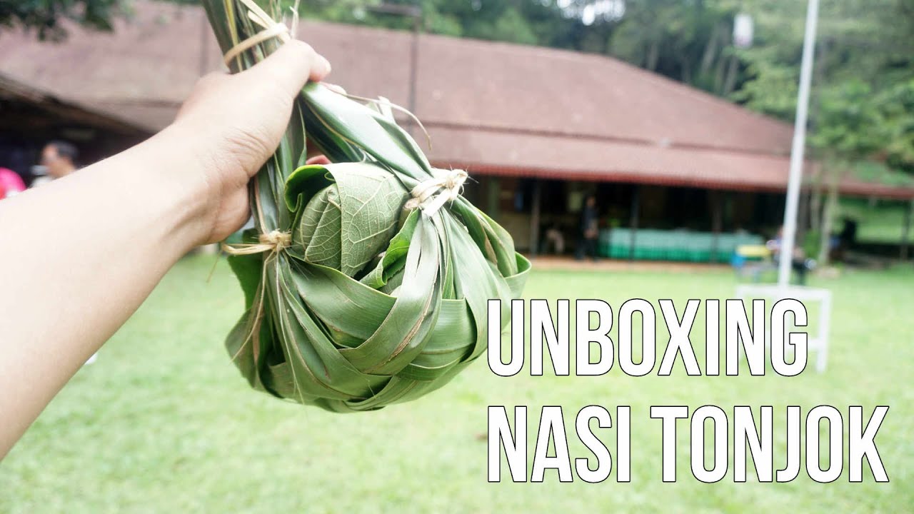 Nasi Tonjok Unik Rantang Daun Kelapa, Bungkus Daun Jati dan Daun Pisang