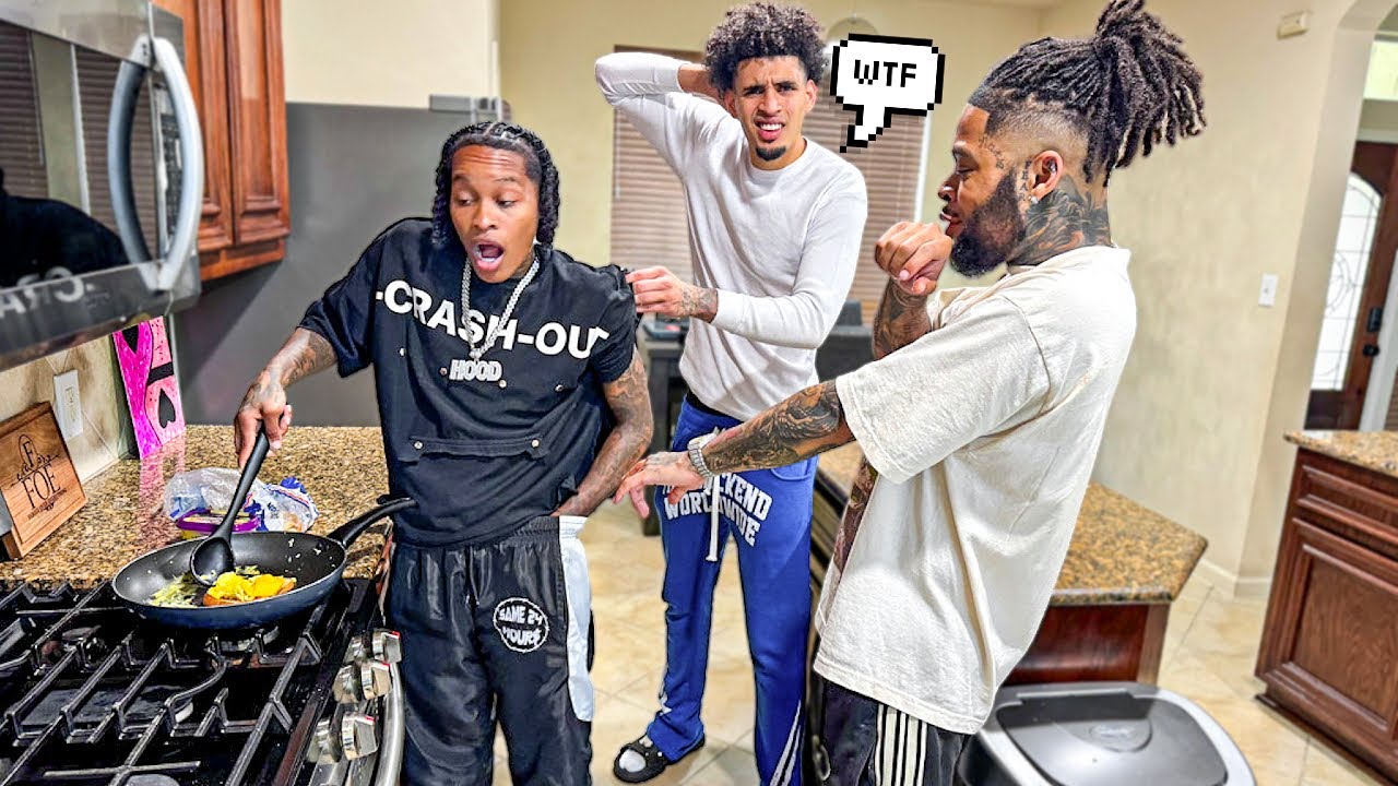 Готовлю завтрак своим друзьям, постоянно испытывая зуд🤢..*Уморительно*