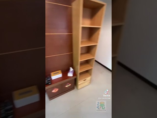 浣然清潔工作室 - 雖然感覺沒到特別髒亂
但看到這一屋子東西都是這樣「自由奔放」
想說自己來清的念頭馬上就沒了
所以房東就自己來找我們了?
歸在垃圾類的我們就把他裝袋打包✅
還可以用的我們幫忙想地方收納好✅
原本已經移位的東西我們也讓它回家✅
把空間稍微再重新規劃一下
打電話、加個LINE，能問、能約
不用再說打掃很累囉！
▎LINE：@718oxudb
▎預約專線：0916-986-515