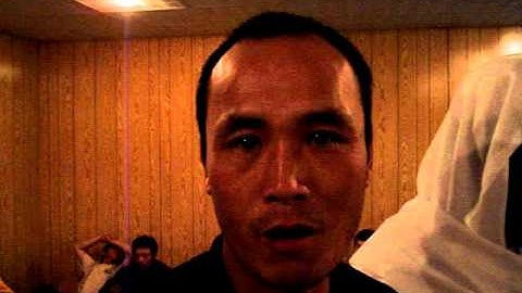 صيني يقرأ سورة الإخلاص المكتب التعاوني بالعيون