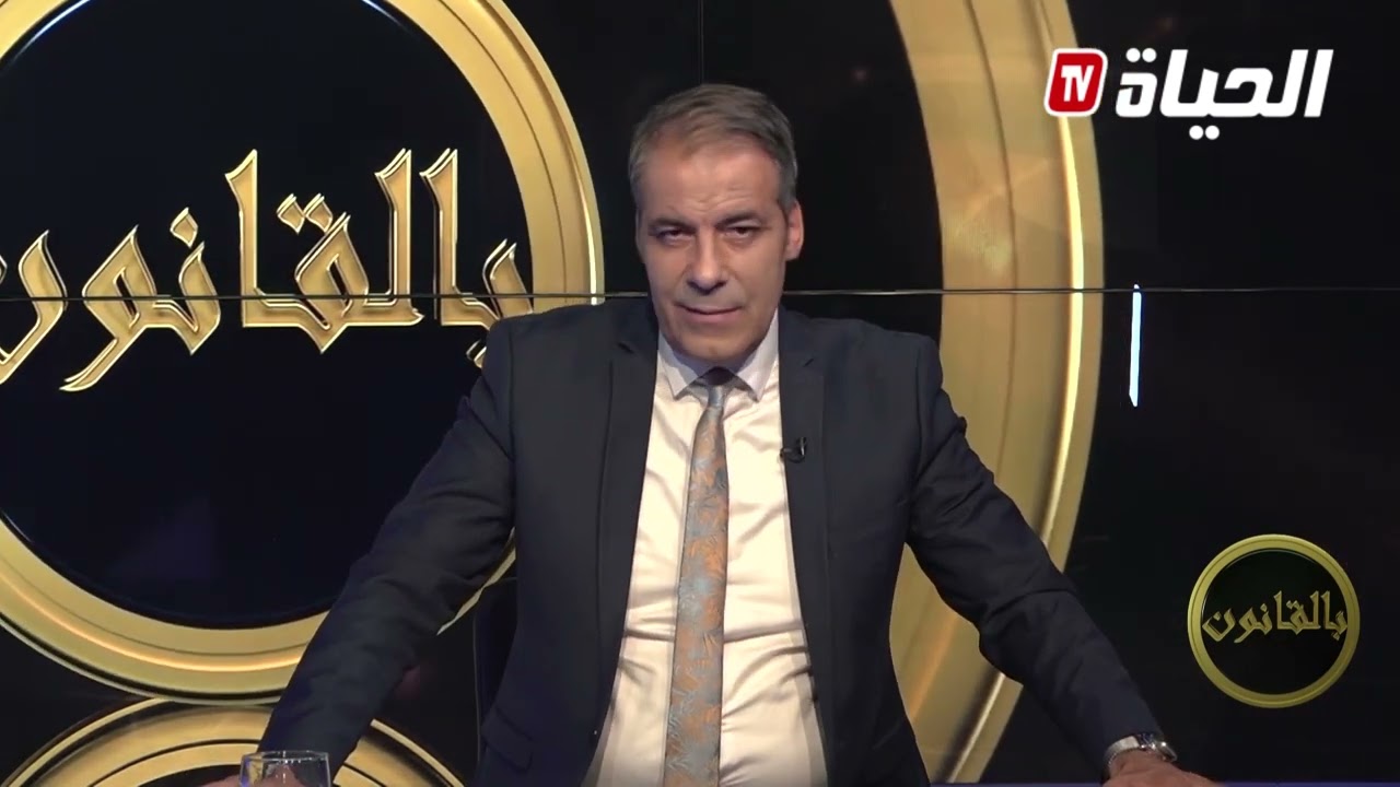 بالقانون l زوج يريد الطلاق بعد إكتشافه لخيانة زوجته له عبر الفايسبوك