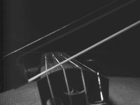 Slow motion: D'Alembert solution of a bowed violin string