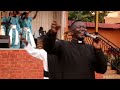 Endongo Ya Yesu on 🔥 🔥 with Fr Anthony Musaala ft Gospel Groovers live performance in Kyengera. Mp3 Song