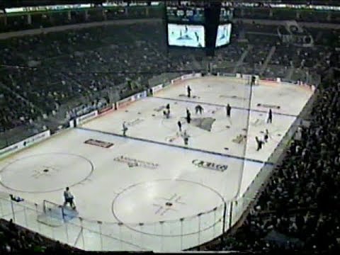 Manitoba Moose vs. St. John's Maple Leafs (First MTS Centre game) November 17, 2004