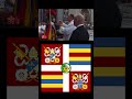 Membro da Guarda Suíça Pontifícia (Custodes Helvetici) comungando  #swissguard #vatican #popeleoxiv